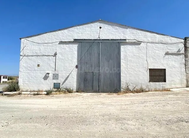 SE VENDE nave industrial OKUPA en C Cementerio El de Mengí - foto 3