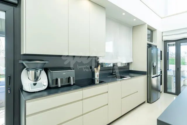 Chalet de lujo en venta en Colmenarejo con piscina climatizada — 22
