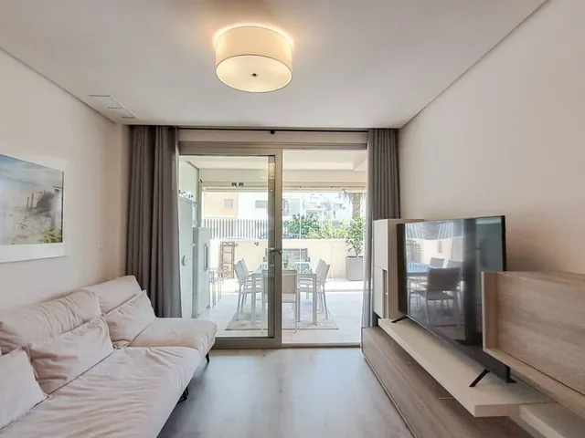 Amplio Apartamento en Esquina en Planta Baja con Terraza Acristalada y Jardín Privado en Green Hills — 6