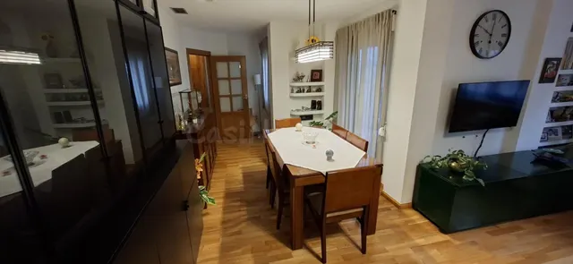 Piso en alquiler en zona Genil – Tranquilidad y buena ubicac - foto 4
