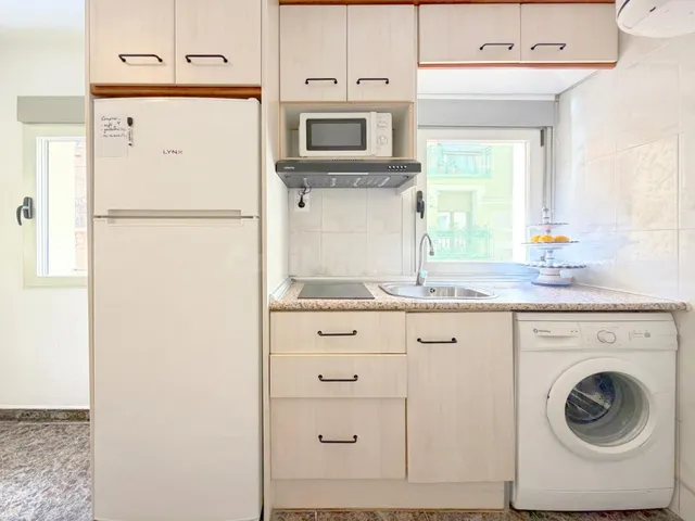 SE VENDE PISO DE DOS DORMITORIOS JUNTO A LA PLAZA SAN MIGUEL - foto 4