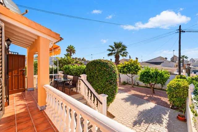 Horizonte - Chalet independiente en Playa Flamenca con jardín, 2 dormitorios y parcela de 303 m2 — 25