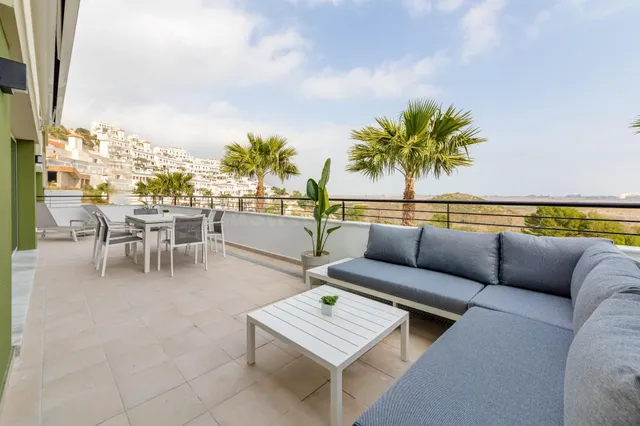 ESPECTACULAR ATICO CON TERRAZA Y PISCINA - foto 4