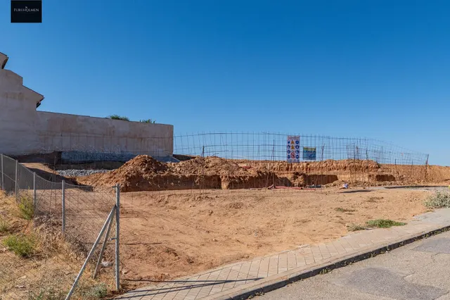OPORTUNIDAD: SOLAR RESIDENCIAL EN EL CINTURÓN METROPOLITANO DE GRANADA, EN OTURA — 35