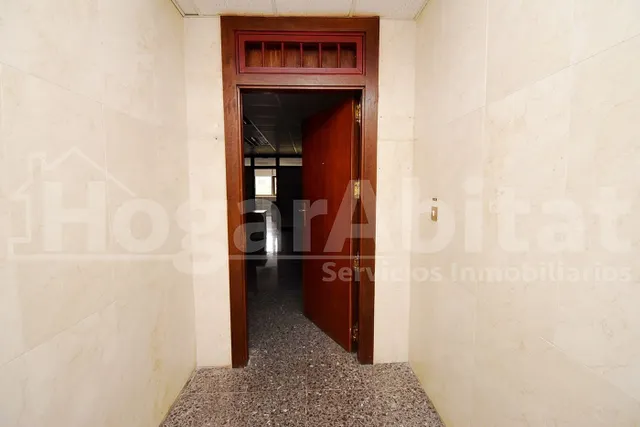 DESPACHO CON 3 ESTANCIAS CERCA DEL PARQUE RIBALTA — 32