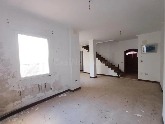 En venta fantástica vivienda de varias plantas y salida a do