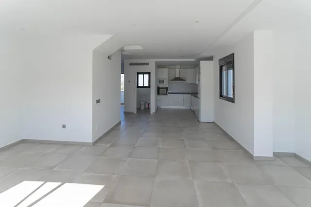 Chalet pareado con garaje, piscina y jardin — 9
