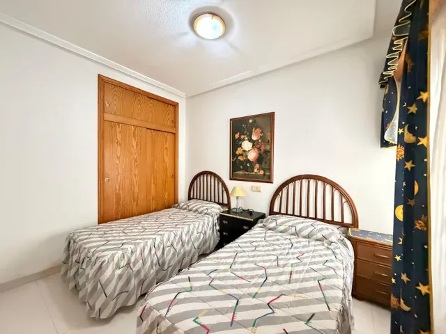 Apartamento a 350 metros de playa del cura con 2 dorm. 1 baño. en frente de av. de las habaneras. superficie de 66 m2. — 10