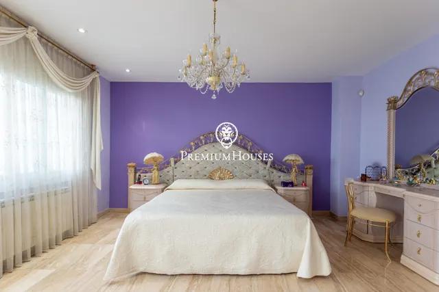 Amplia vivienda con ascensor, patio y terrazas — 19