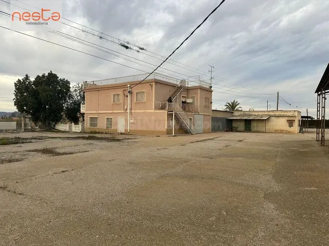 Terreno con Casa, Nave, Almacenes y Cobertizo en Purias - foto 4