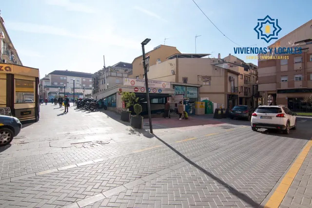 Atención promotores. Casa para derribar y hacer bloque de hasta 720 m2 de obra en Maracena centro — 17