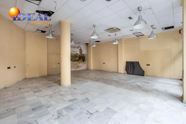 LOCAL COMERCIAL EN ARABIAL JUNTO HIPERCOR — 9
