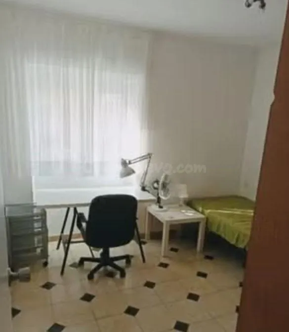 Zona Sur Reina Mercedes, junto Facultades. Excelente vivienda de 3 habitaciones se alquila. ESTUDIANTES. — 8