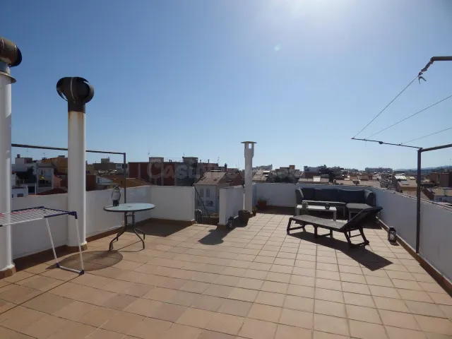 Amplio piso con terraza y vistas al mar en el centro de Malg - foto 3