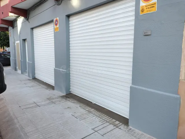 GARAJE CON ACCESO DIRECTO DESDE LA CALLE