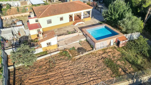 Casa con piscina - foto 3