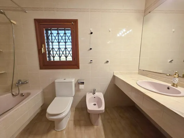 Villa en Gran Avenida de Benicàssim. Cerca del pueblo y de la playa del Voramar. 1700 m2 de parcela, — 33