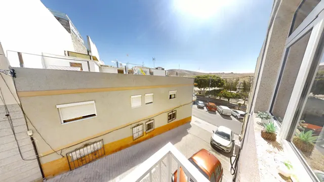 Amplio piso de 3 dormitorios y dos baños en Arguineguín listo para entrar a vivir — 44