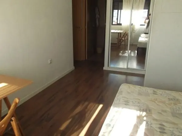 Vivienda con garaje y piscina — 10