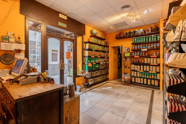 SE TRASPASA TIENDA ESPECIALIZADA EN TÉ, CAFÉ Y CHOCOLATE — 39