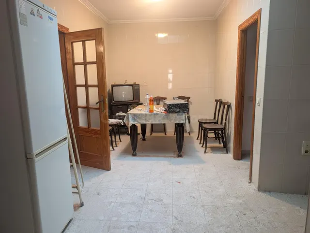 Amplia Casa en el Corazón de Lliria - Oportunidad Única - foto 3