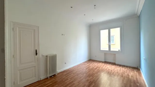 Piso Señorial en Balmes con  Doble Orientación — 42