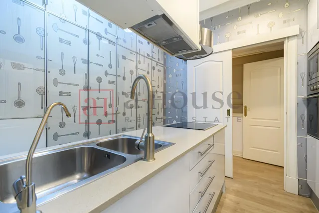 PISO LISTO PARA ENTRAR A VIVIR CON GRAN BALCÓN/TERRAZA EN LA NOVA ESQUERRA DE L'EIXAMPLE — 10
