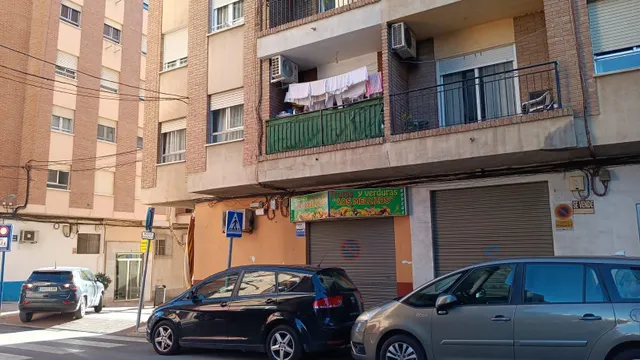 VENTA DE LOCAL FRUTERÍA — 2