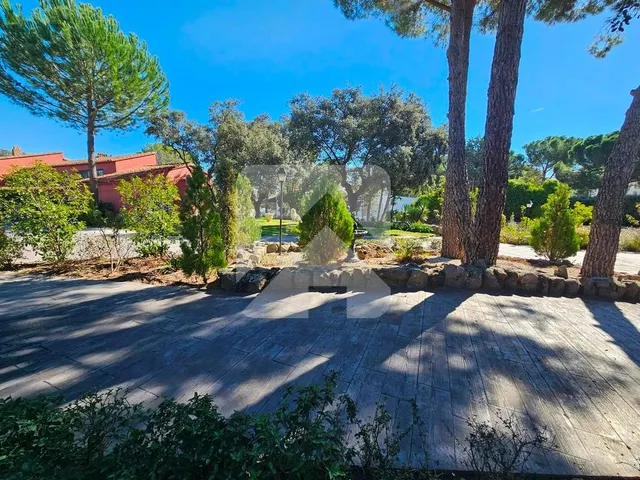Espectacular villa en urbanización vigilada — 6