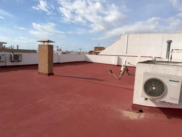 ¡Apartamento de tres dormitorios y amplia terraza al sur cerca de la playa, en Avenida de Habaneras! Torrevieja — 22