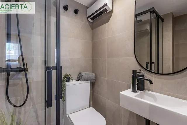 PISO REFORMADO JUNTO AVENIDA CADIZ — 26