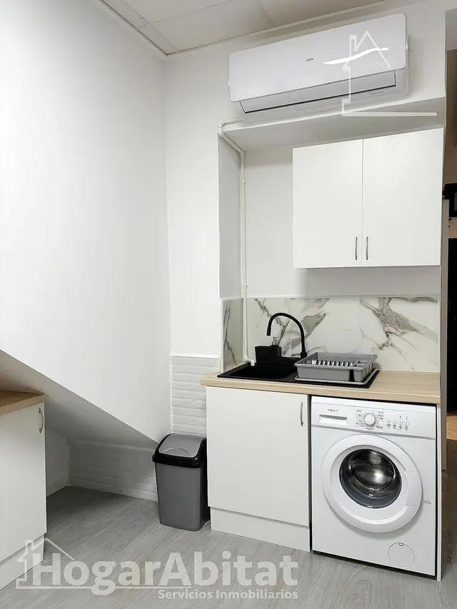 ¡en pleno centro! estudio confortable, impecable y reformado a estrenar — 9