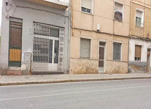 Amplio Local Comercial en Elda: Oportunidad Única para tu Ne - foto 4