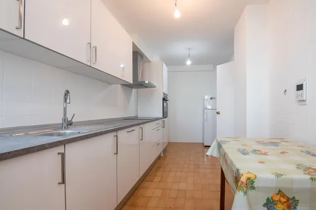 Piso con garaje y trastero en torre en Elviña — 12