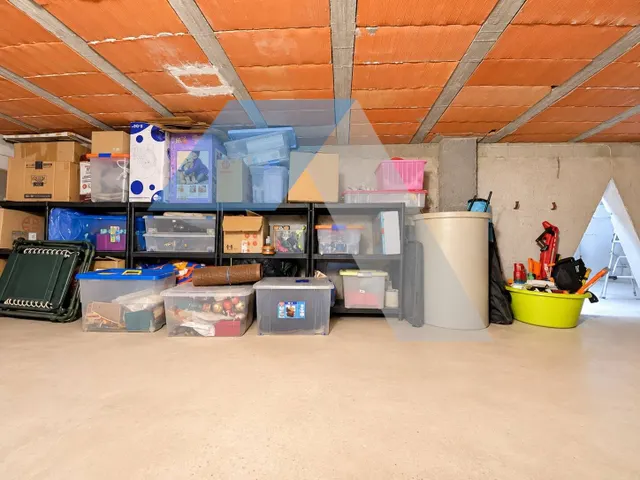 Chalet en parcela urbana con piscina privada en san vicente del raspeig — 46