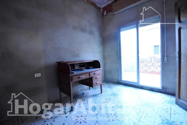 Gran casa de pueblo esquinera con trastero y terraza — 25
