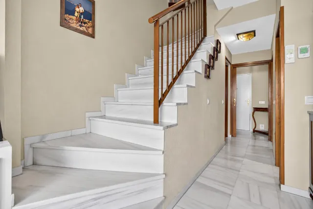 Casa adosada en venta en los bermejales — 28
