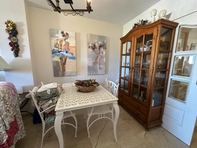 Amplio Piso de 140 m2 en Marbella con Garaje, Trastero y Terraza — 4