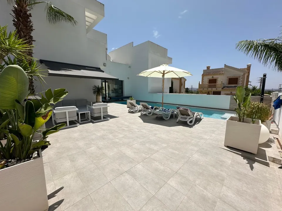 Villa de Lujo en San Fulgencio 343MV-Marco Villas Real Estate de Guardamar del Segura