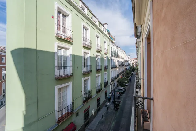 Piso  Ideal Para Reformar  Calle San Lorenzo — 36