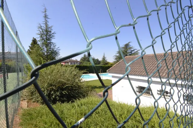 Urbis te ofrece un terreno Urbano en venta en Carrascal de Barregas zona URB. PEÑASOLANA, Salamanca. — 16