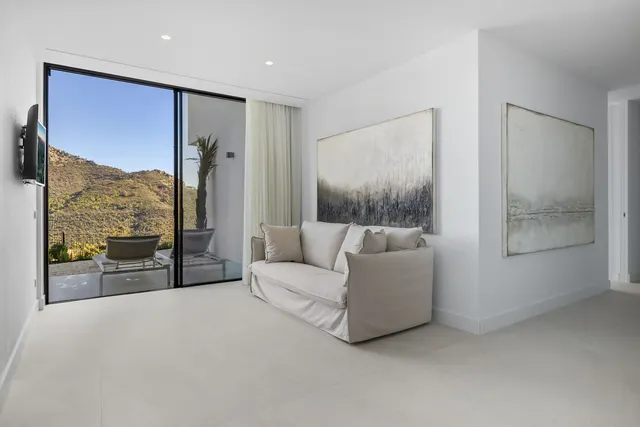 Villa 6 habitaciones 480m² en alquiler - Costa del Sol — 46