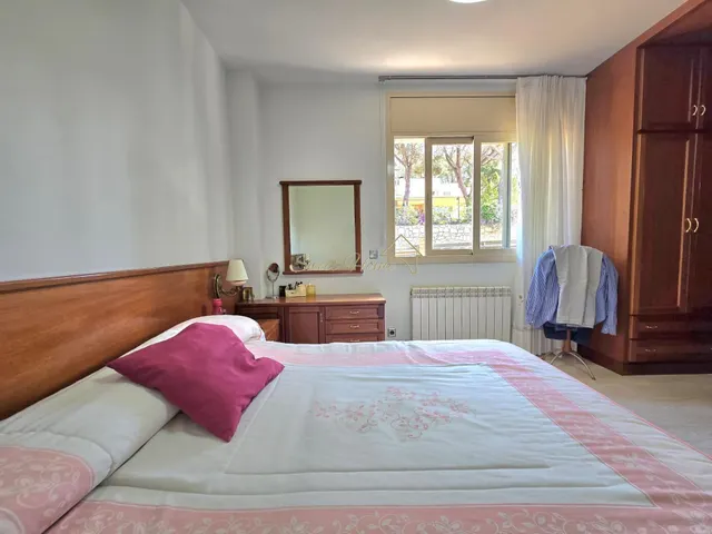 Casa impecable con privacidad, piscina y vistas panorámicas — 33