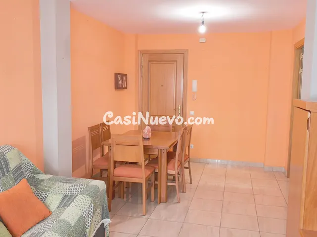 EN VENTA LUMINOSO BAJO CON PARKING Y TRASTERO - foto 3