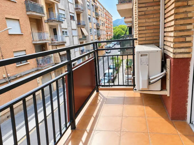Piso luminoso de 2 dormitorios con terraza y trastero en Par - foto 3