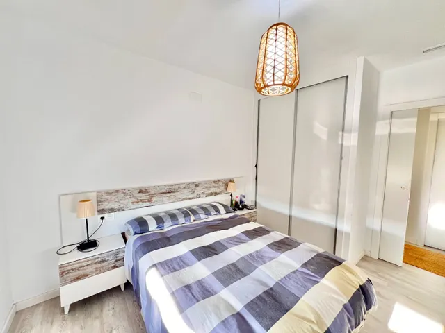 FANTASTICA VIVIENDA CERCA DEL TRAM — 13