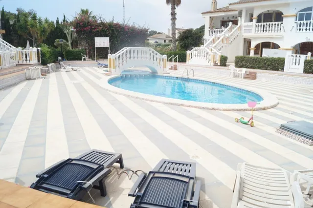 GRAN BUNGALOW BAJO EN PUNTA PRIMA: 2 HAB, 1 BAÑO - foto 5