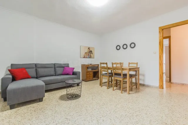 Estupendo piso de 3 habitaciones en Granada - foto 2