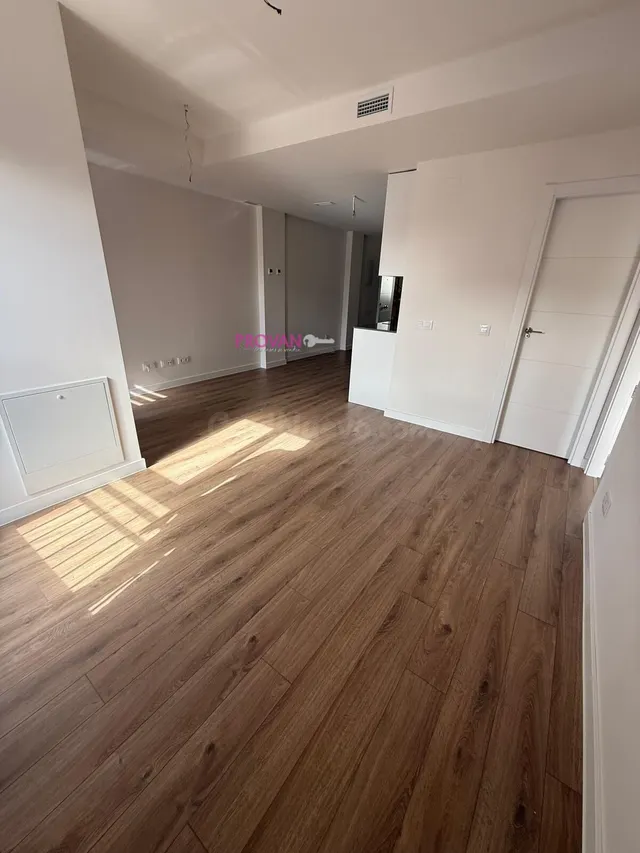 APARTAMENTO A ESTRENAR EN PLENO CENTRO. AMPLIO DORMITORIO, S