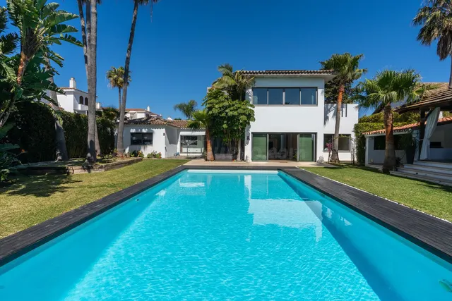 Chalet 5 habitaciones 600m² en venta - Costa Del Sol - foto 4